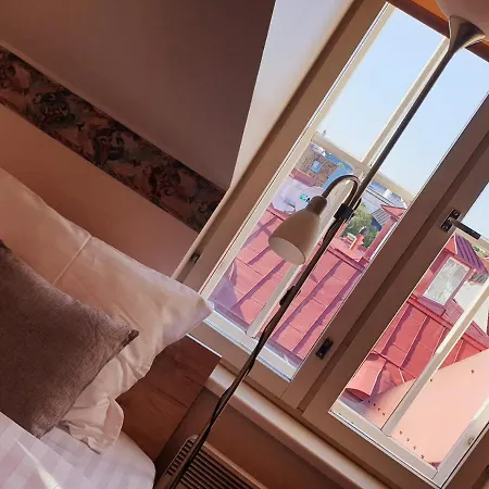 Apartment Sunny And Spacious With Terrace